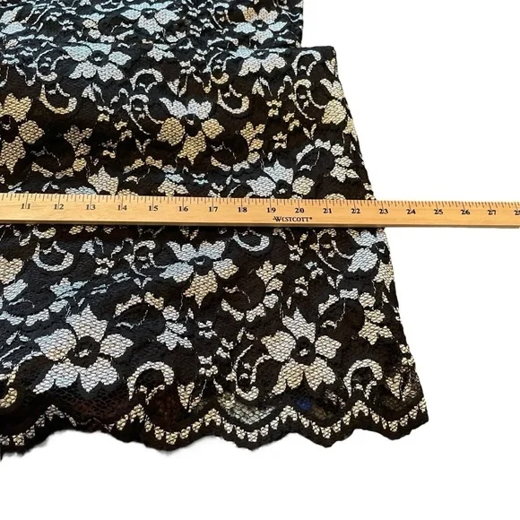 Pennington’s Cocktail Lace Floral Silver/White/Black Stretchy Dress-Size 1X - Picture 8 of 14